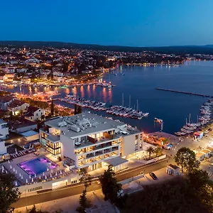 Luxury Riva Szálloda
